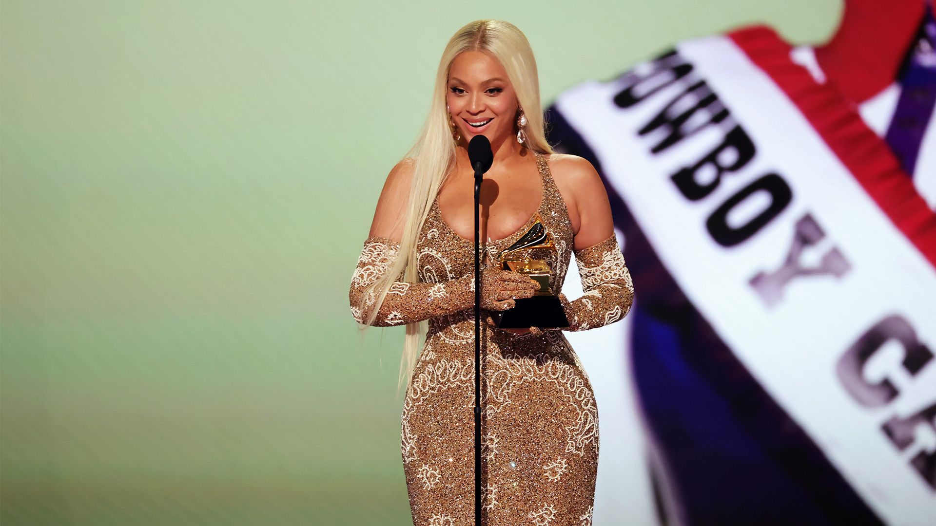 上了更加辉 上了更加辉